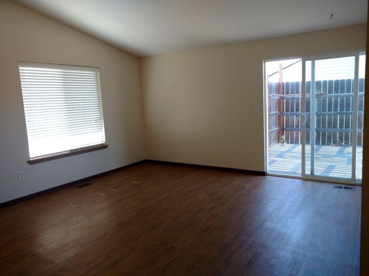 1312 Sw 10th Ct - Photo 4 of 9