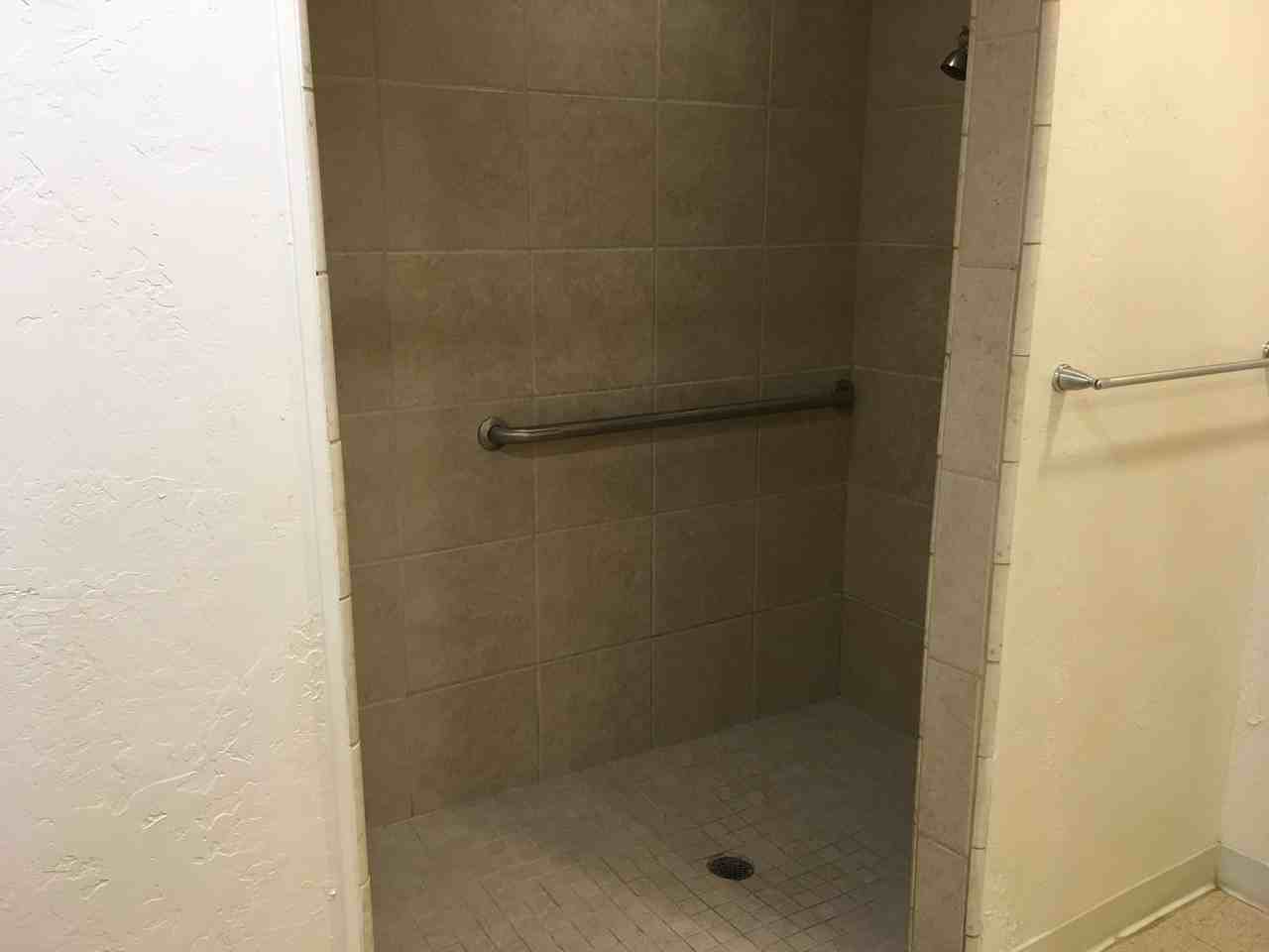 1435 Lincoln St - Photo 7 of 12