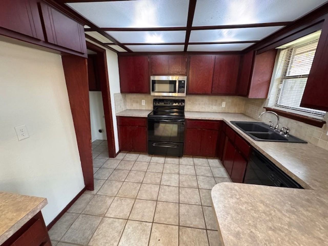 2413 Sw 103rd Ter - Photo 5 of 14