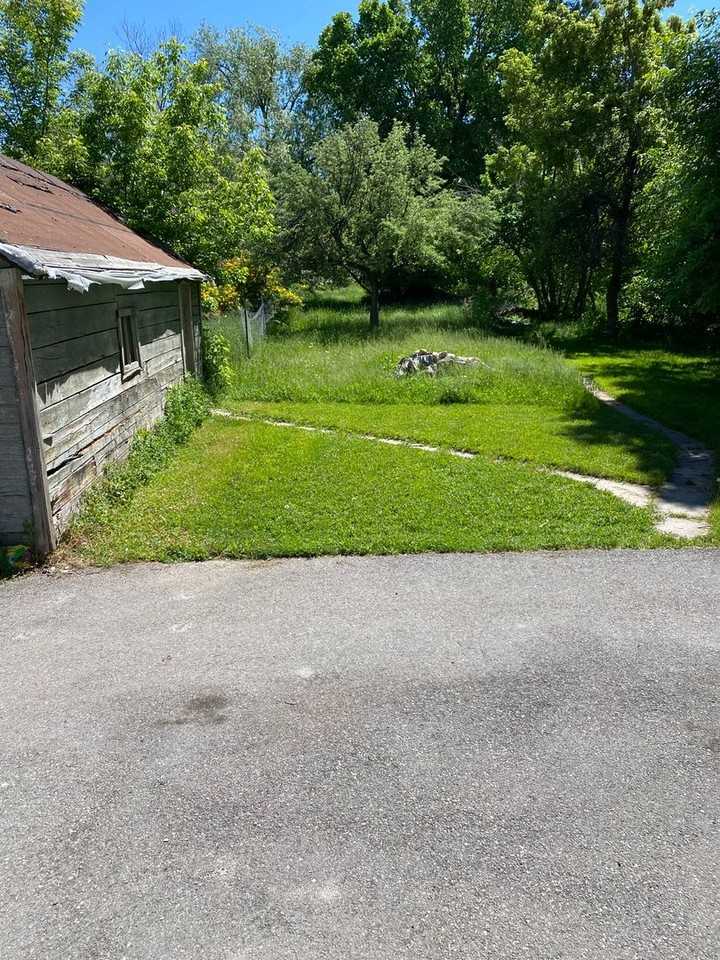 1036 N 200 E - Photo 5 of 8