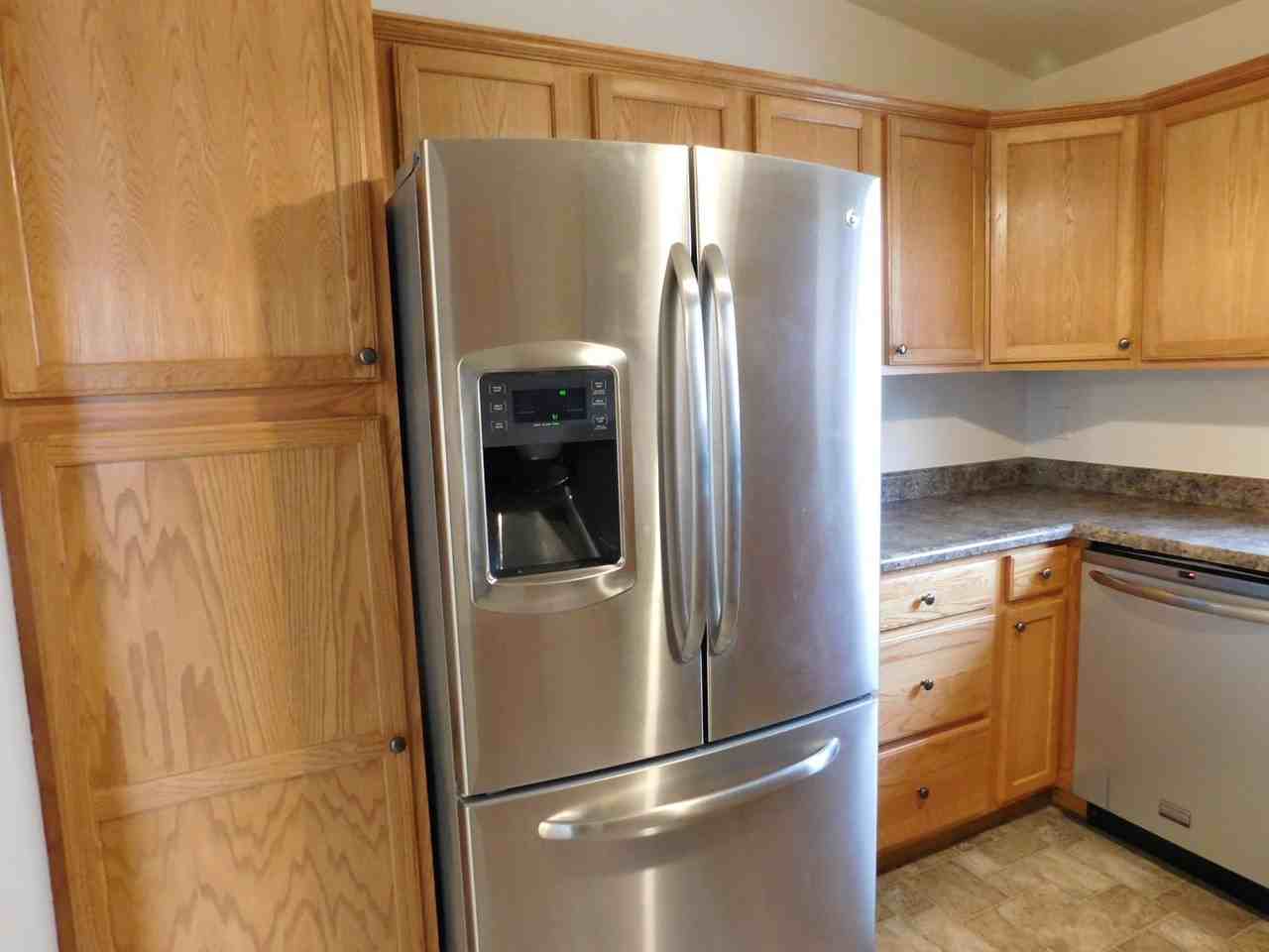 2444 Merlot Dr - Photo 4 of 23