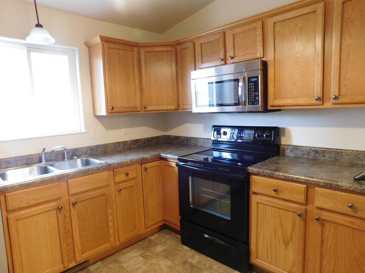 2444 Merlot Dr - Photo 6 of 23