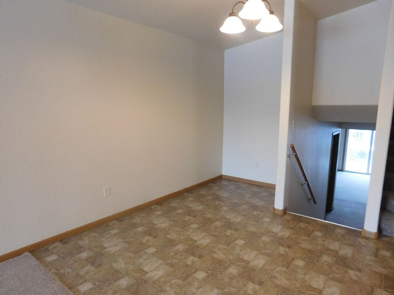 2444 Merlot Dr - Photo 7 of 23