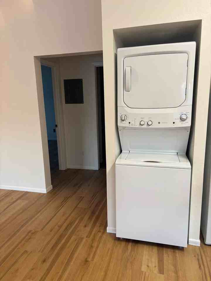 1407 2nd Ave - Photo 3 of 16