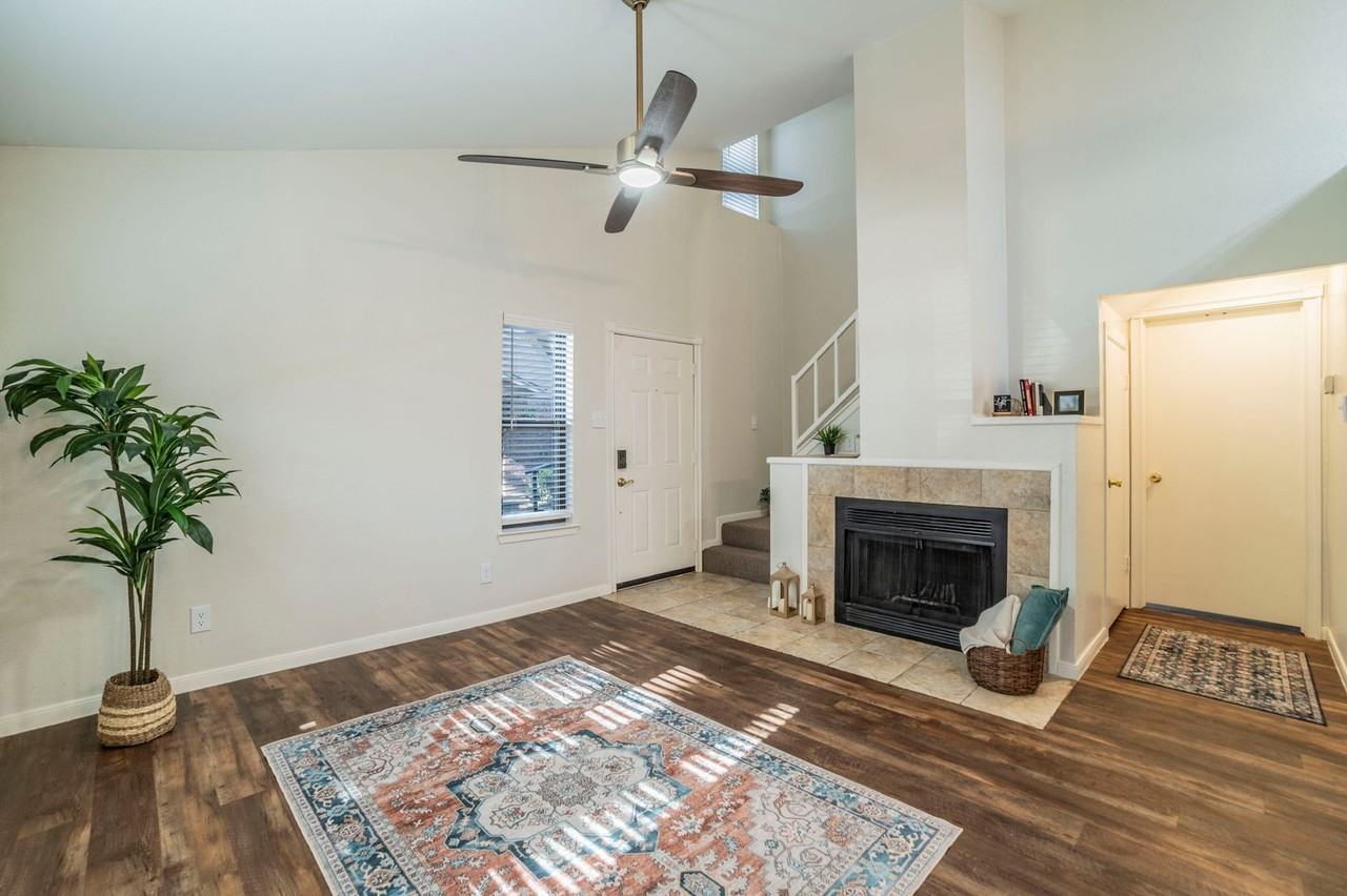 5676 Cedar Creek Dr - Photo 2 of 16