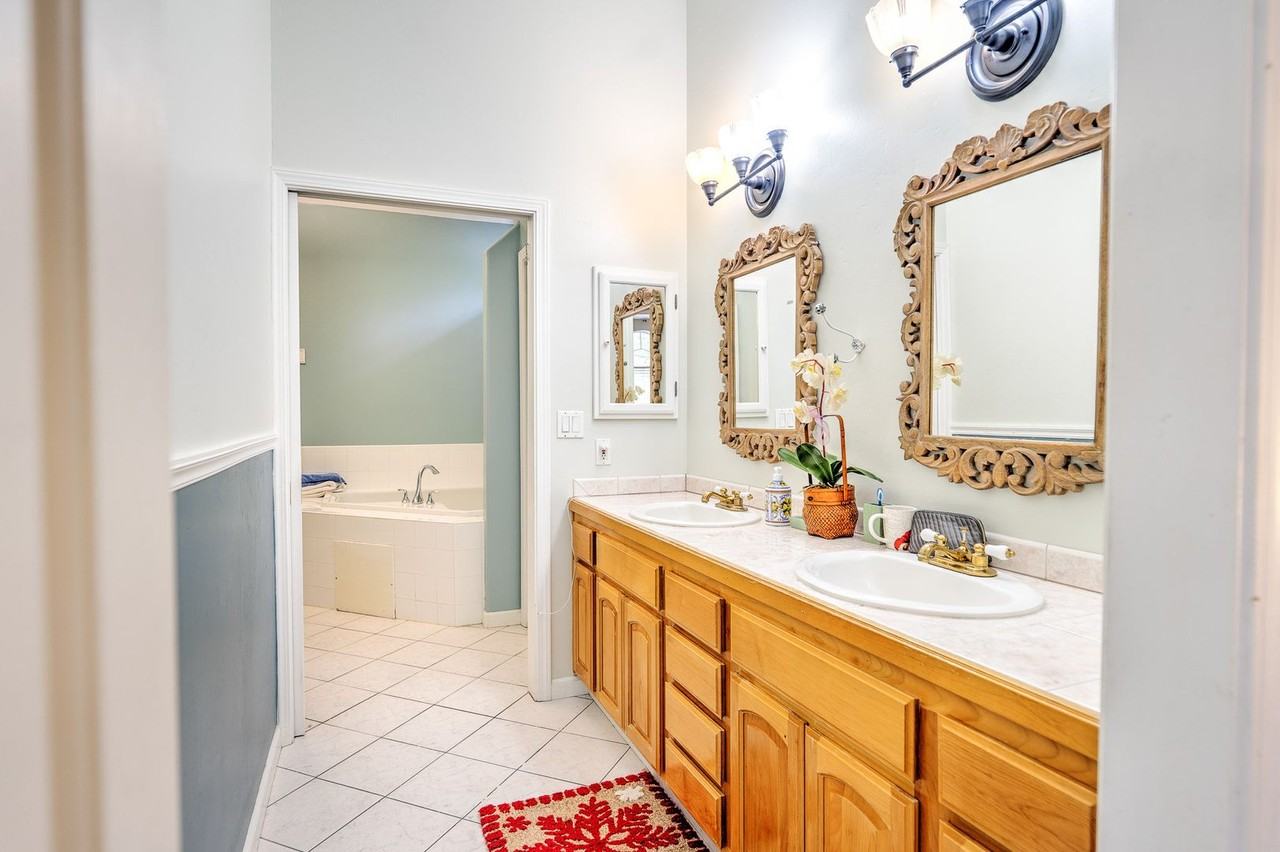 675 Shoshone St - Photo 2 of 39