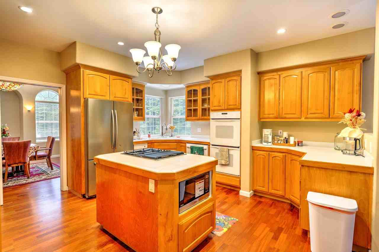 675 Shoshone St - Photo 4 of 39