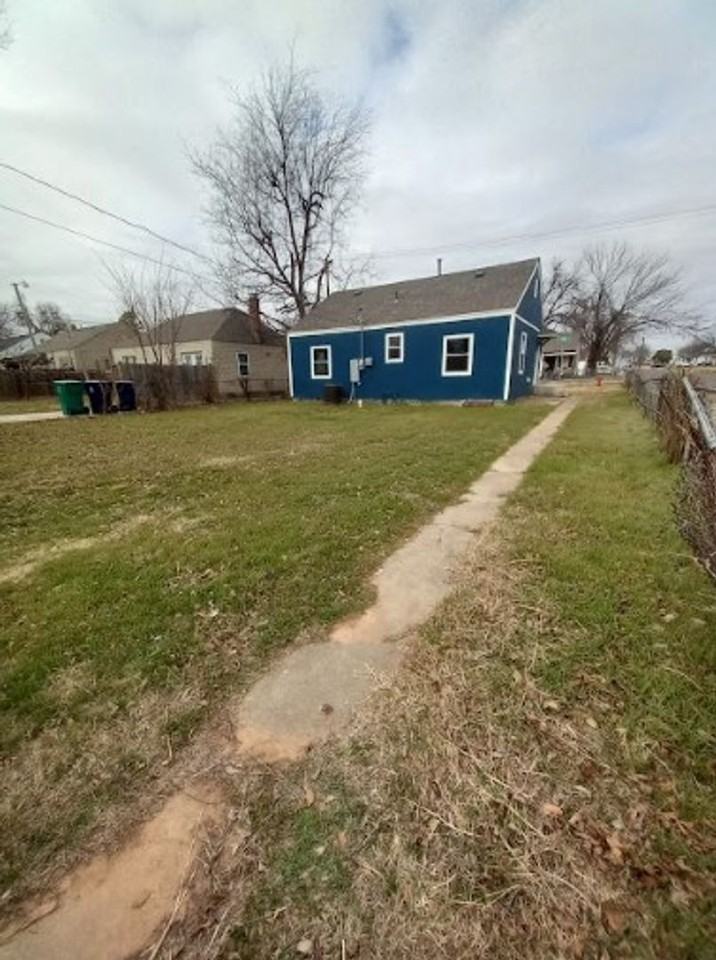 1722 Ne 20th St - Photo 2 of 13