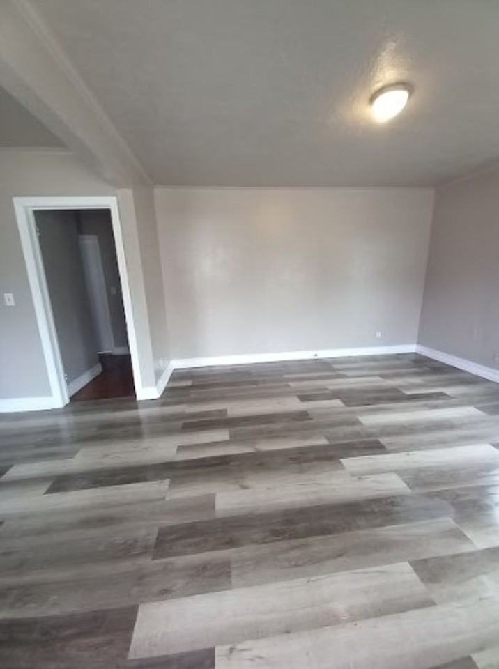 1722 Ne 20th St - Photo 3 of 13