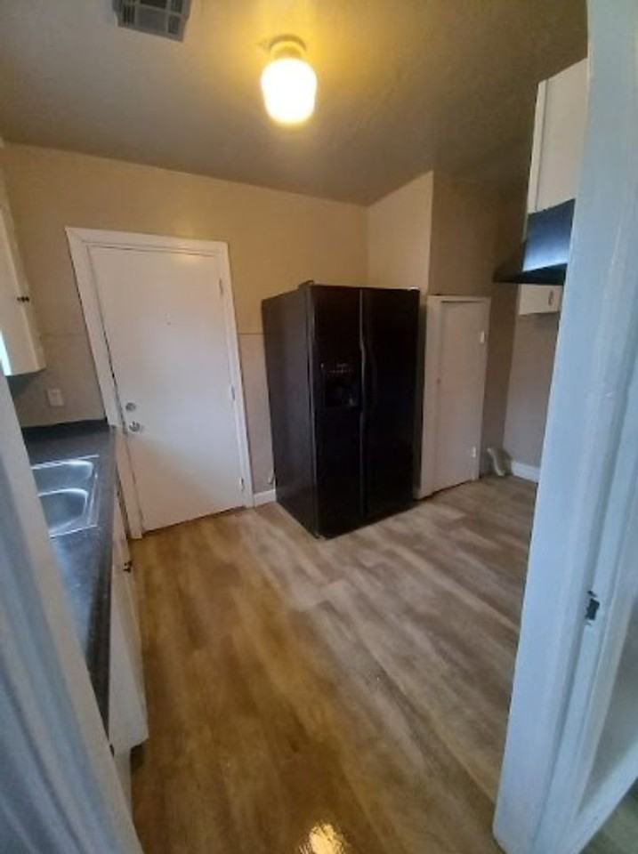 1722 Ne 20th St - Photo 6 of 13