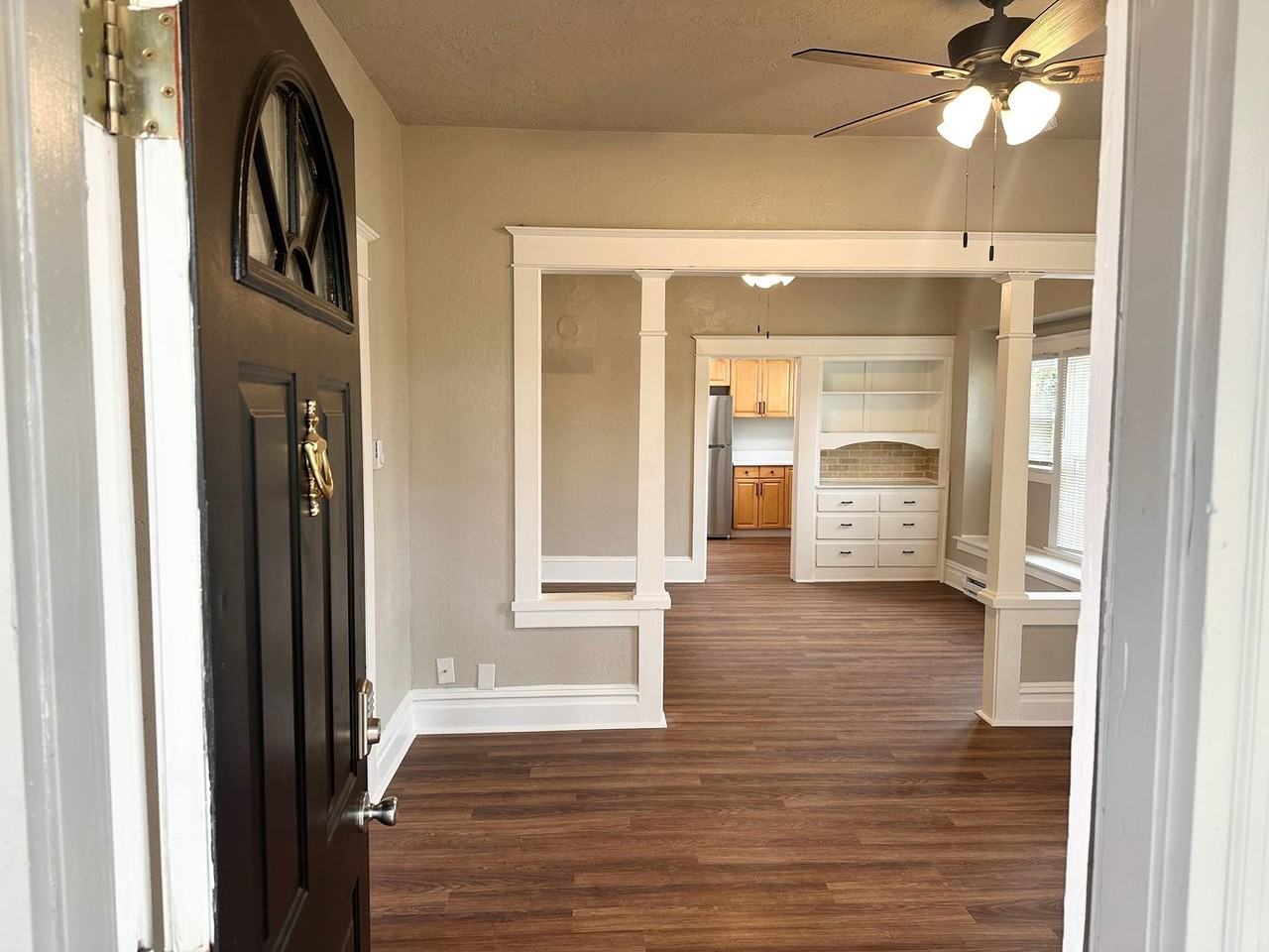 1930 B St - Photo 4 of 30