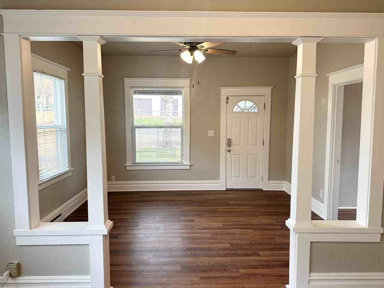 1930 B St - Photo 5 of 30