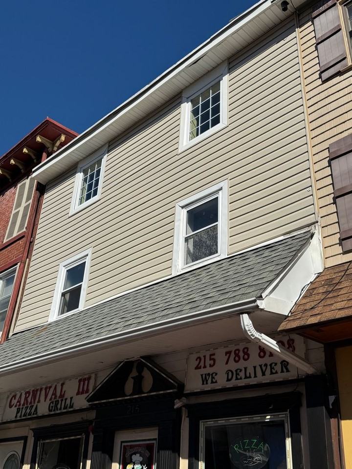 215 Mill St - Photo 3 of 19