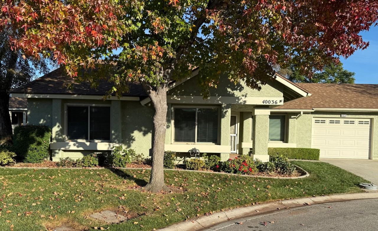 40036 Village 40 - Photo 2 of 17