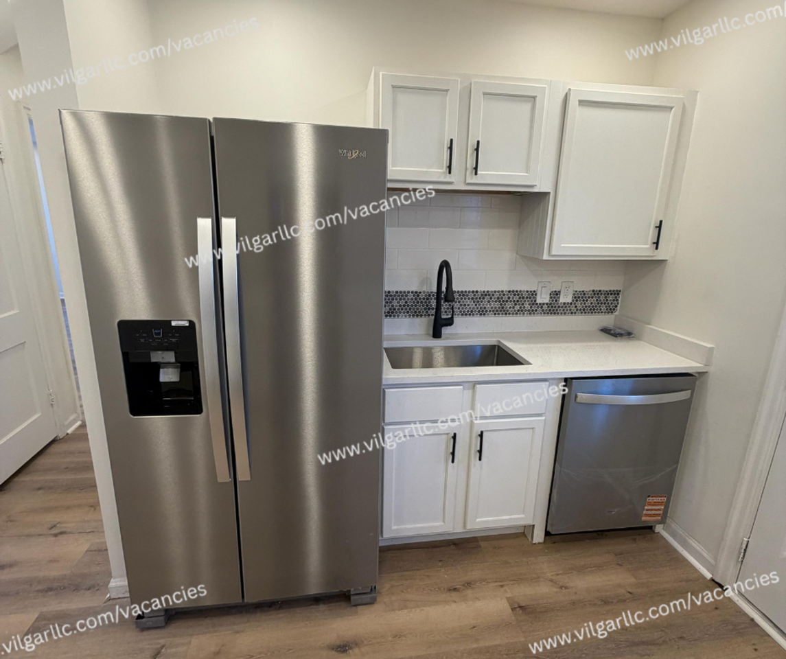 4132 Johnson Ave - Photo 5 of 23