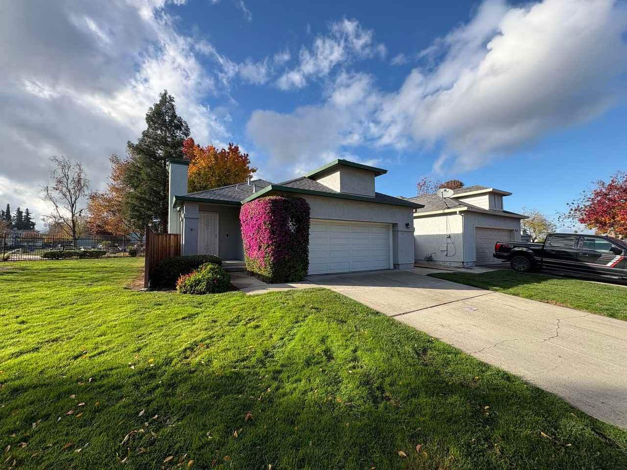 725 Rocky Creek Ter - Photo 2 of 22