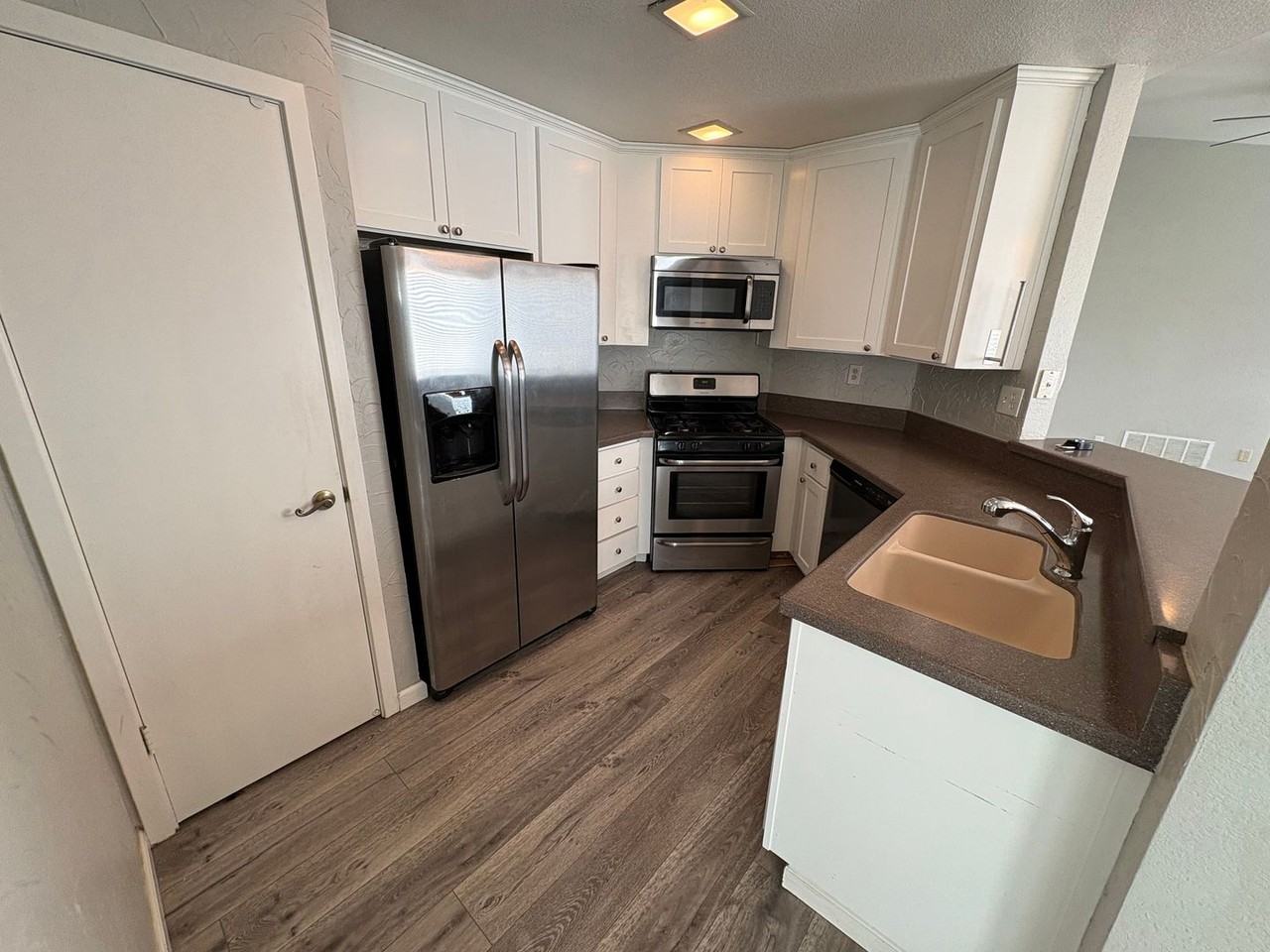 725 Rocky Creek Ter - Photo 6 of 22