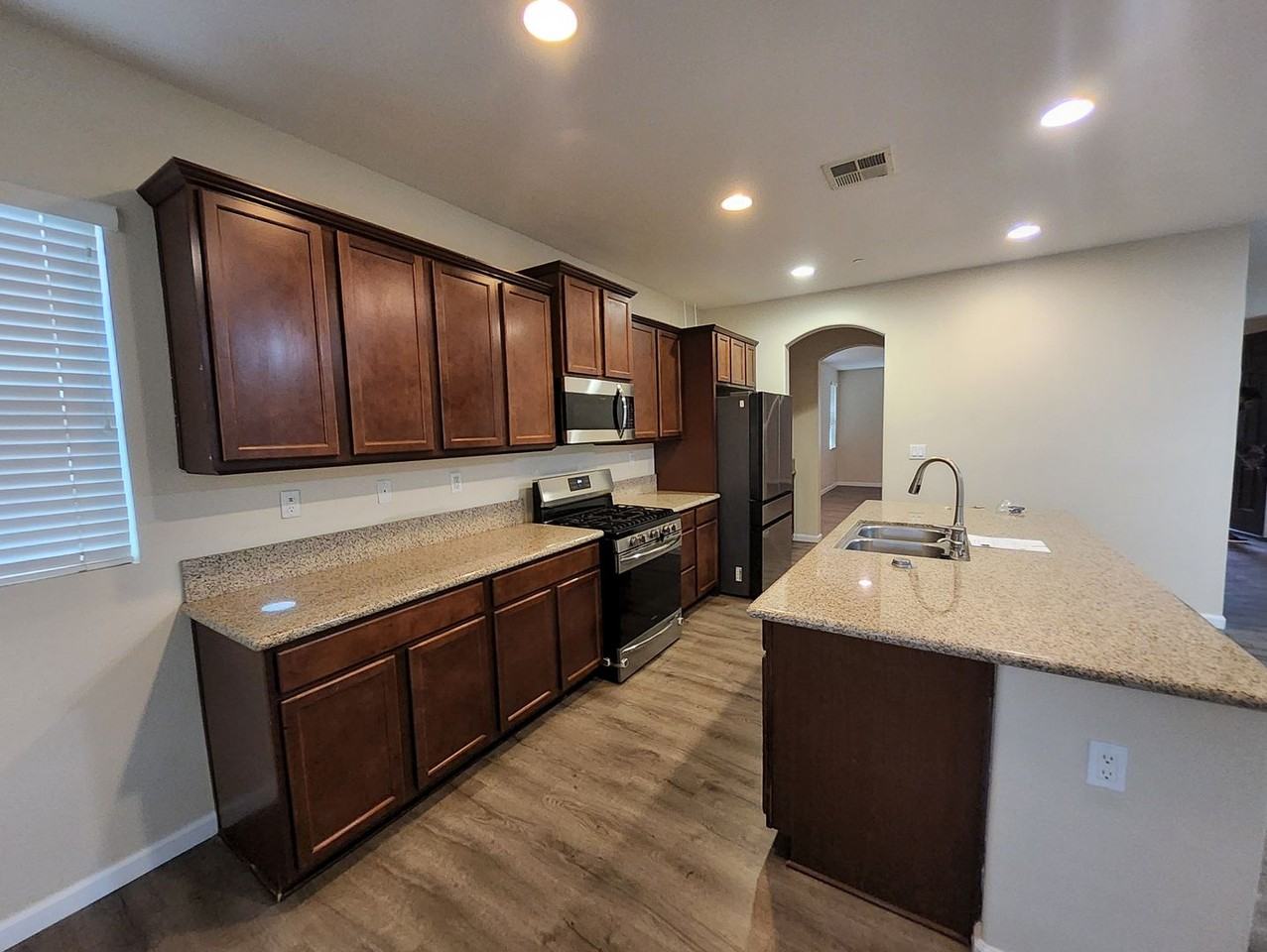 5815 Pearl Ridge Dr - Photo 4 of 15