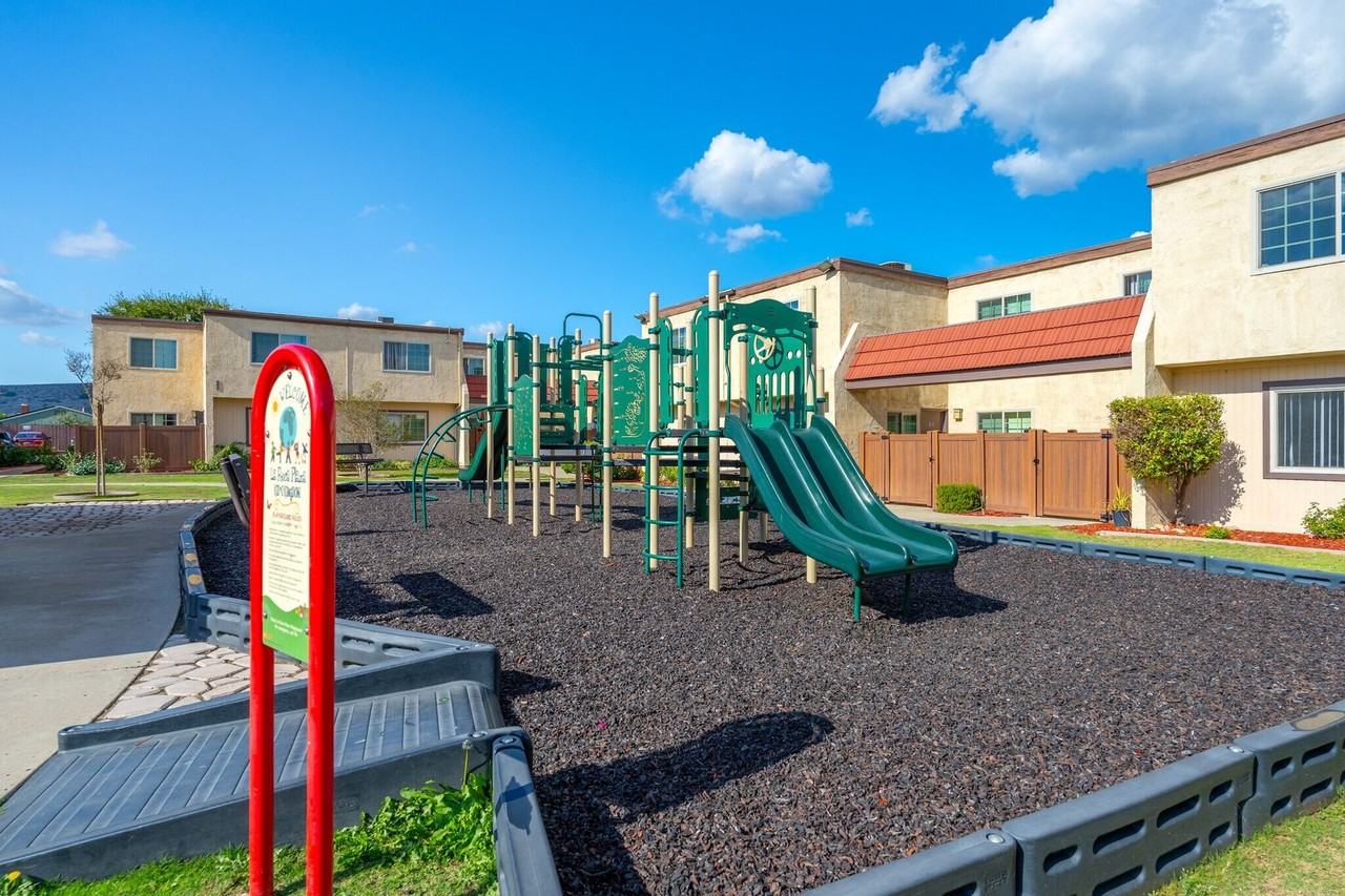 La Roca Plaza, a 100 - Photo 5 of 27