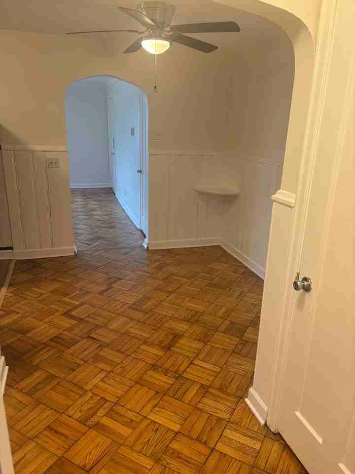 1820 Losantiville Ave - Photo 6 of 8