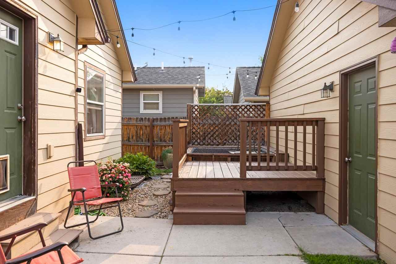 4243 Hermione Ln - Photo 5 of 30