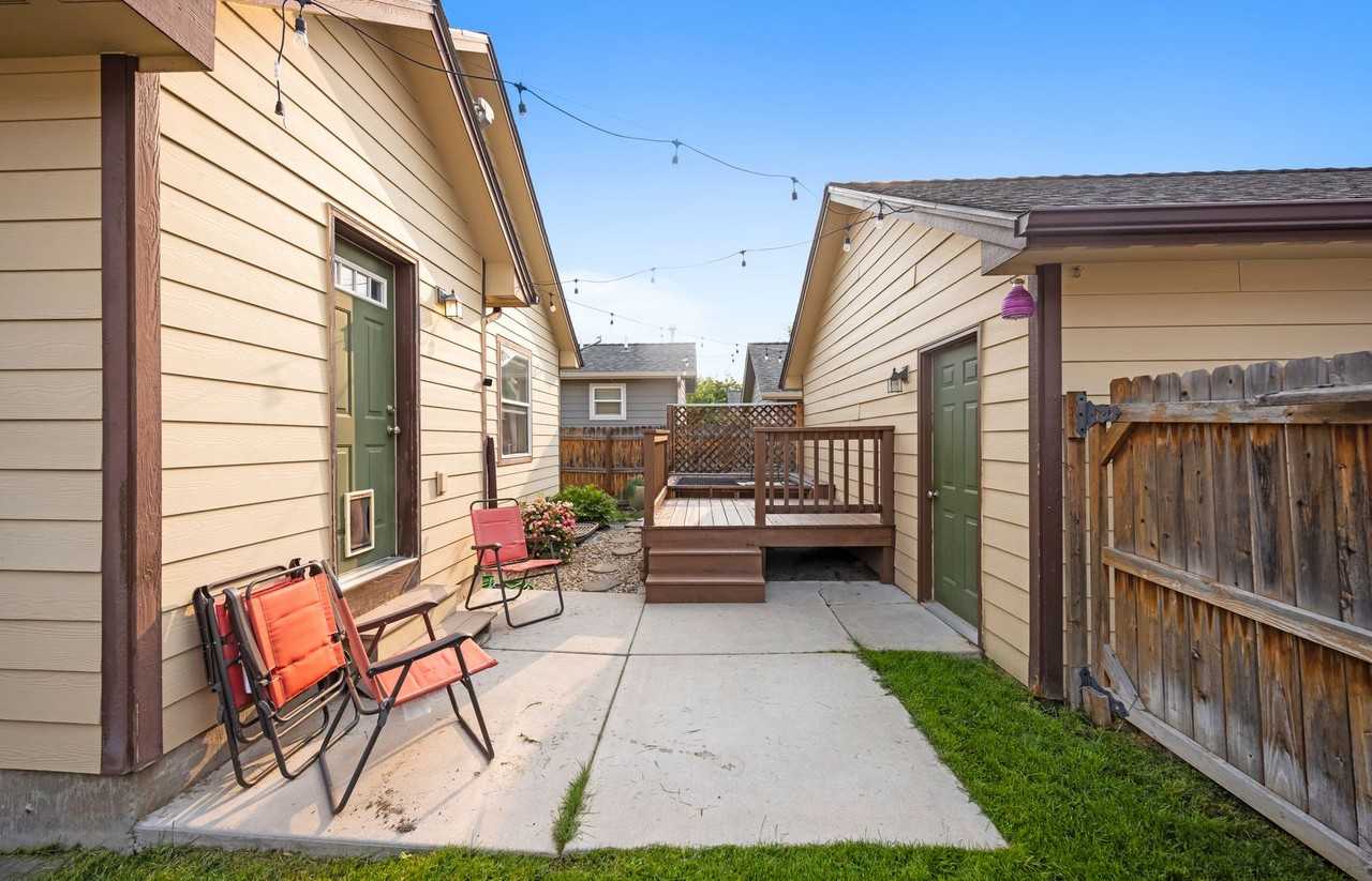 4243 Hermione Ln - Photo 6 of 30