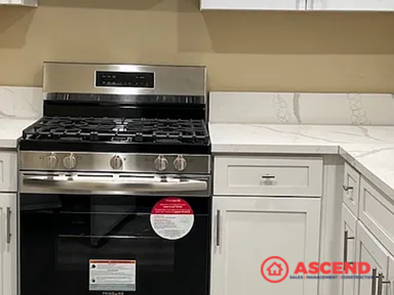 408 Wilkins St - Photo 2 of 8