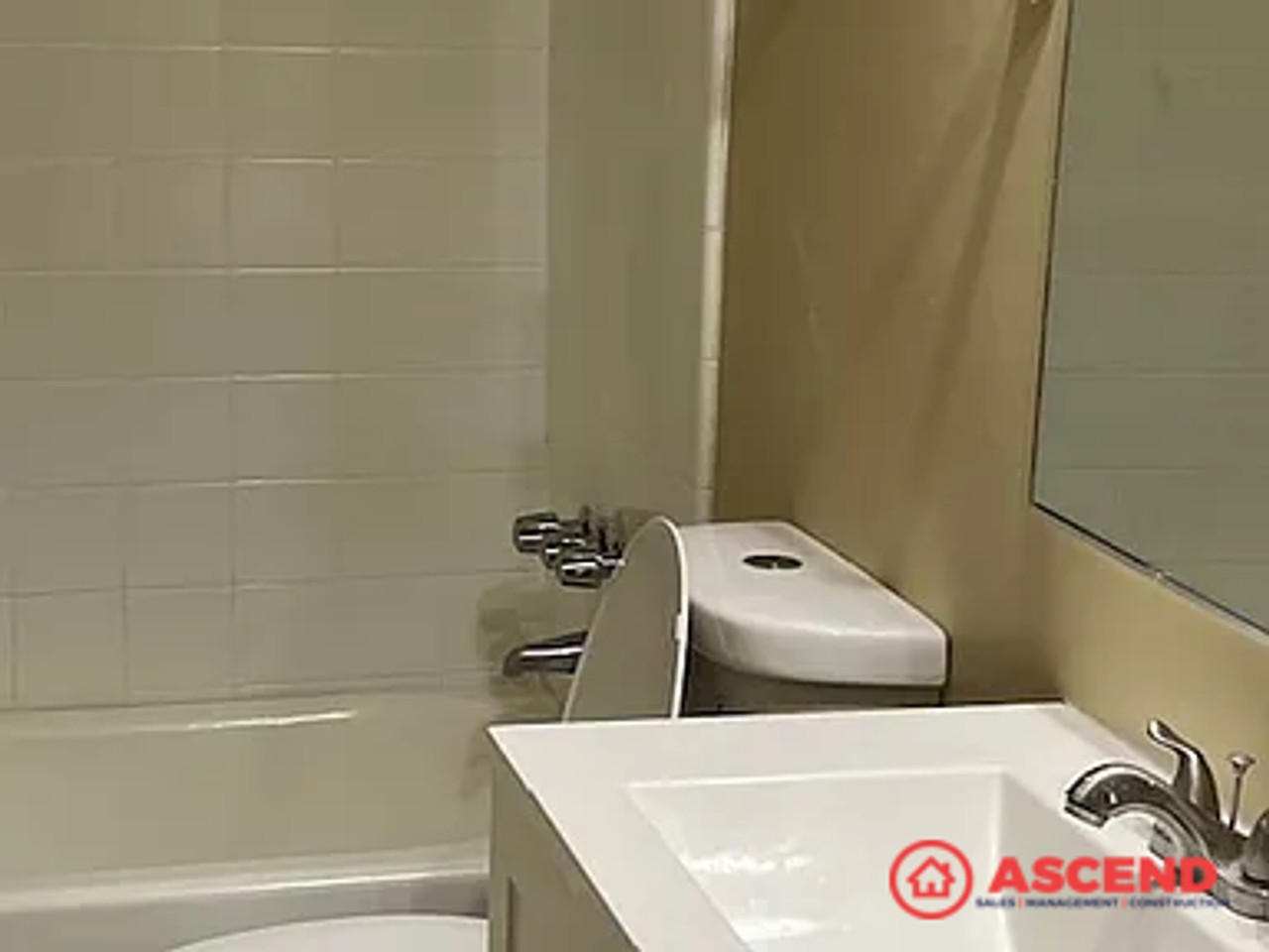 408 Wilkins St - Photo 4 of 8