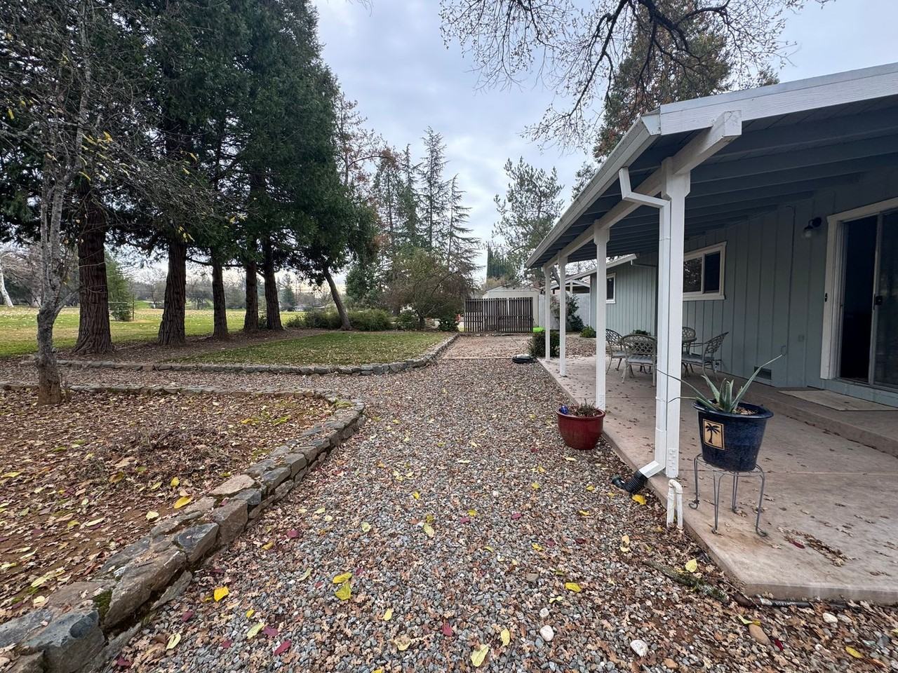 12352 Lakeshore N - Photo 2 of 11