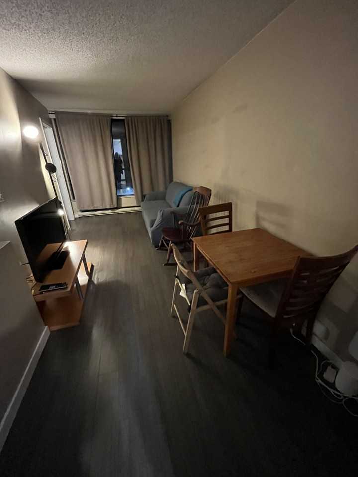 1270 Robson St - Photo 2 of 13