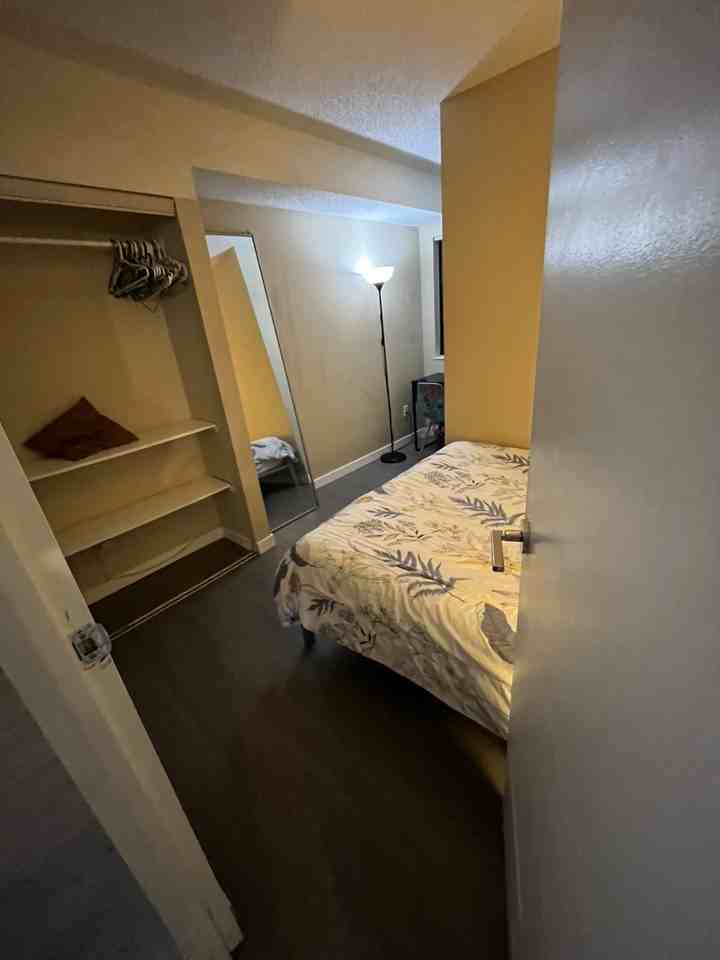 1270 Robson St - Photo 3 of 13