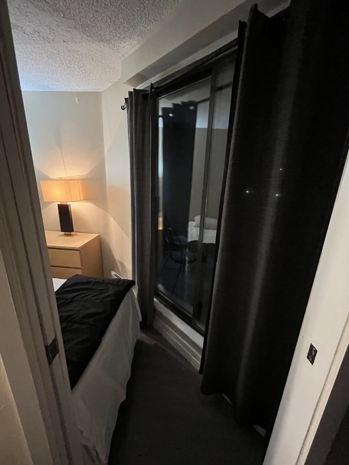 1270 Robson St - Photo 5 of 13