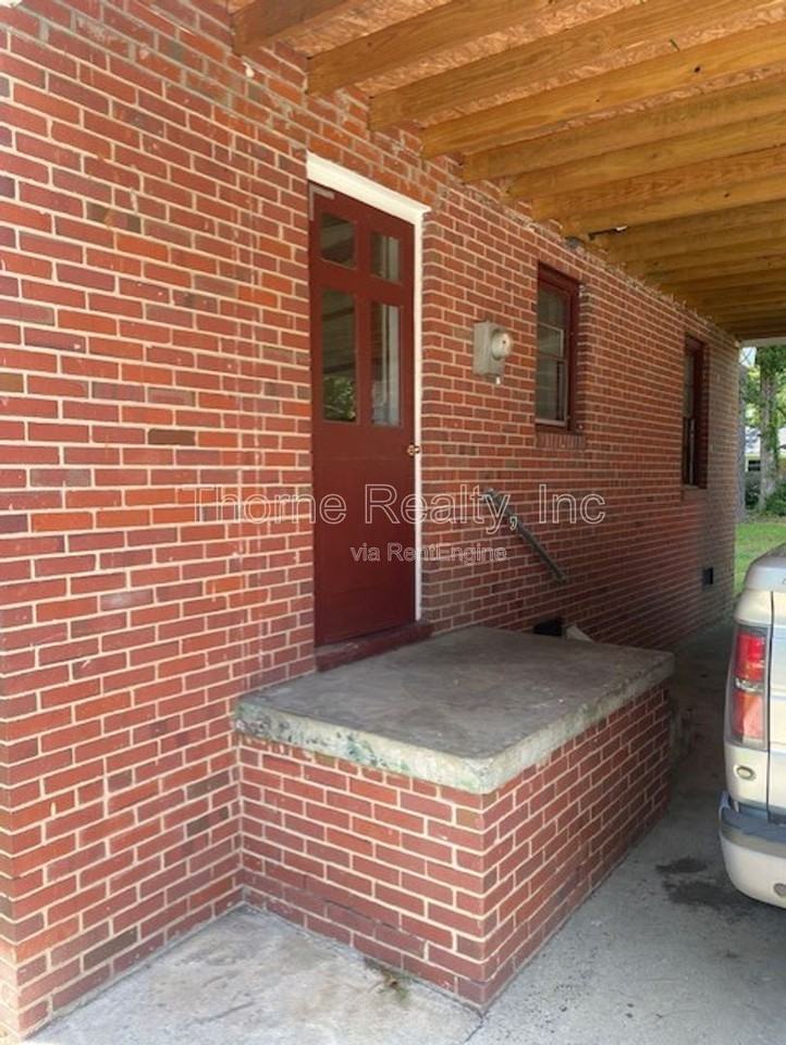 2008 Beverly Rd - Photo 2 of 19