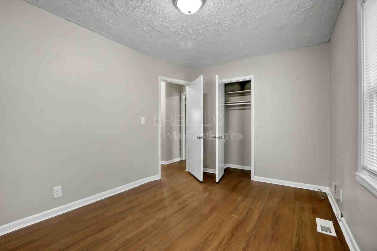 318 N 43rd St - Photo 6 of 11