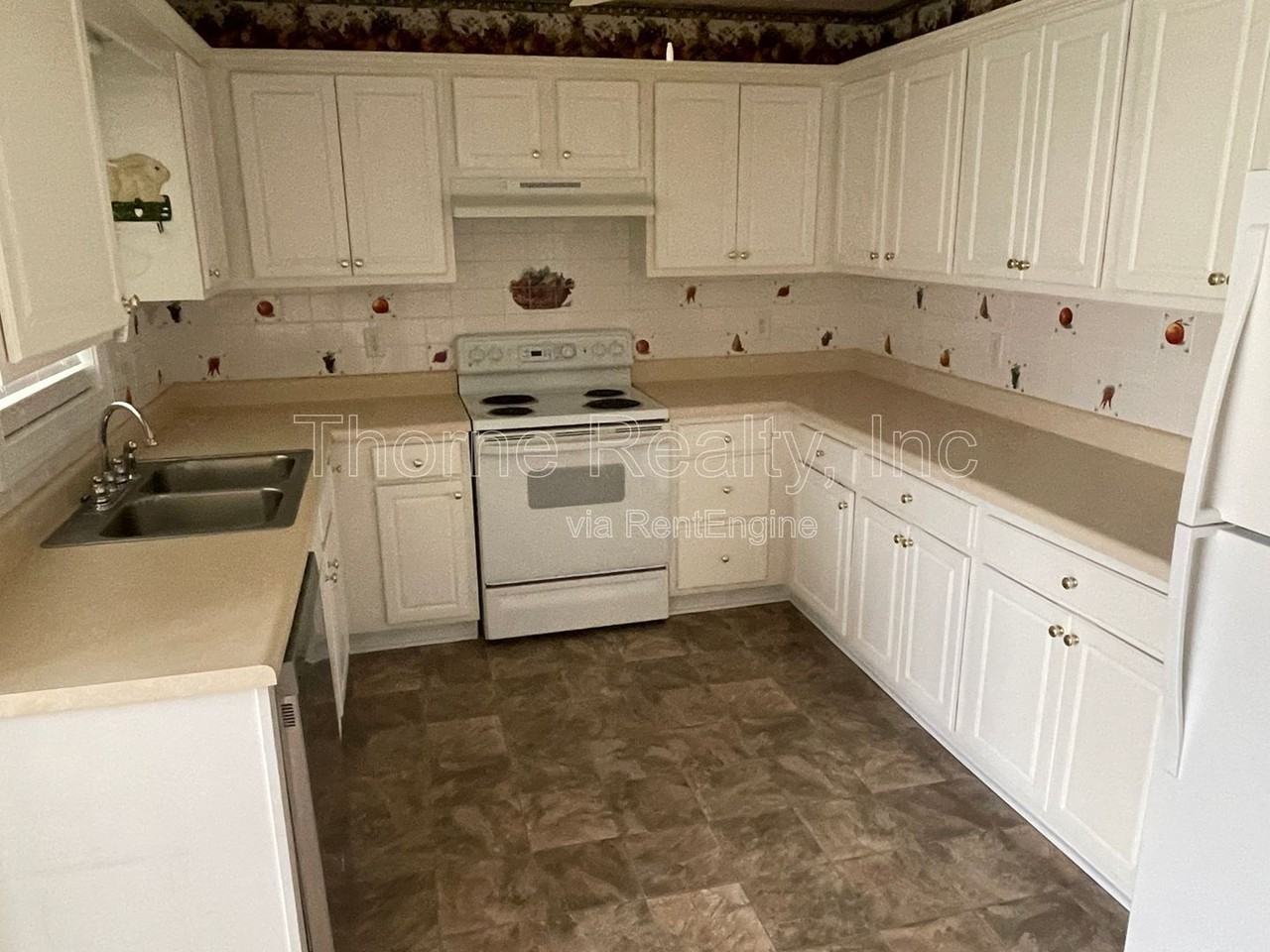 133 Juniper Ct - Photo 3 of 21