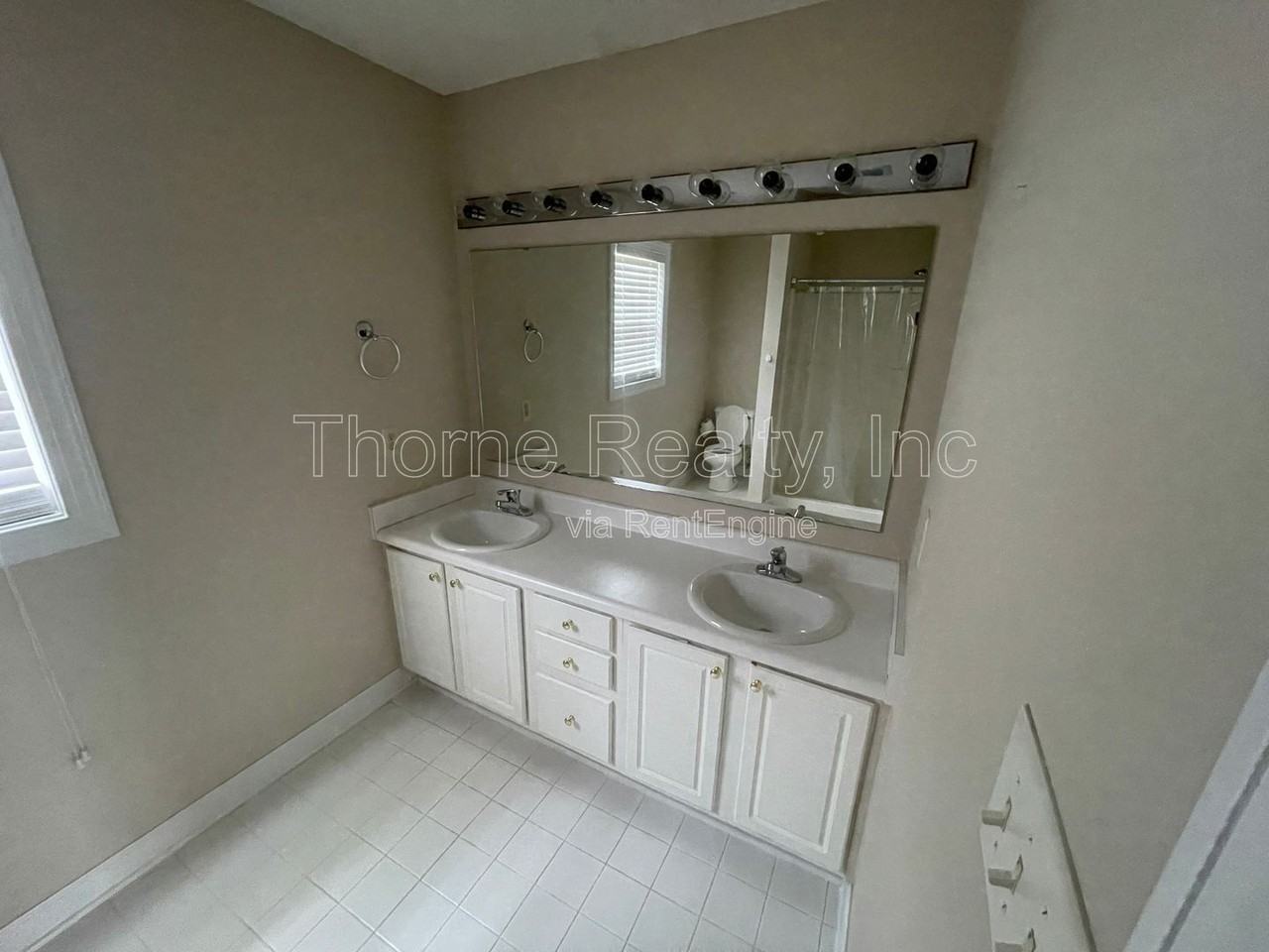 133 Juniper Ct - Photo 5 of 21