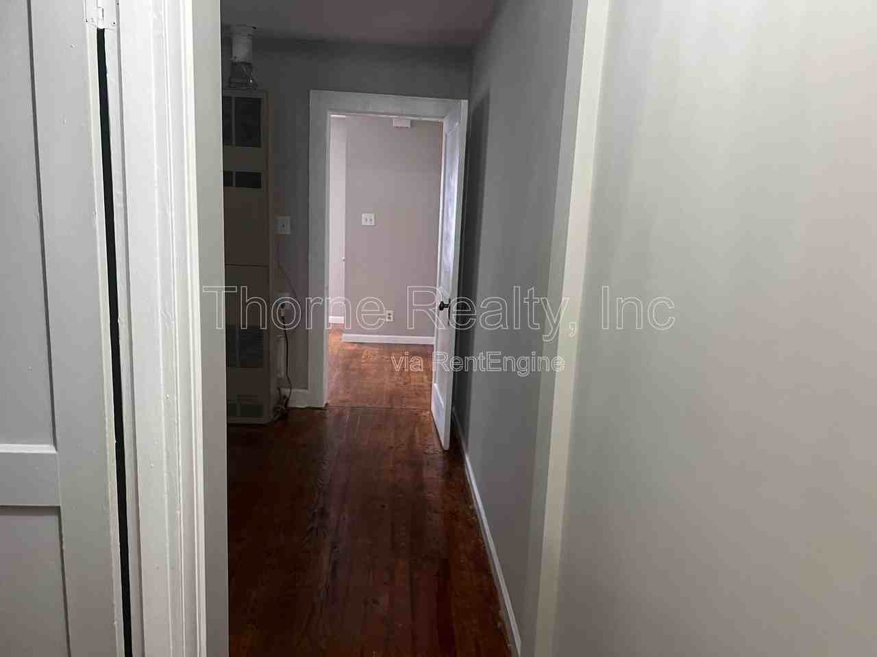 633 Pennsylvania Ave #B - Photo 3 of 8