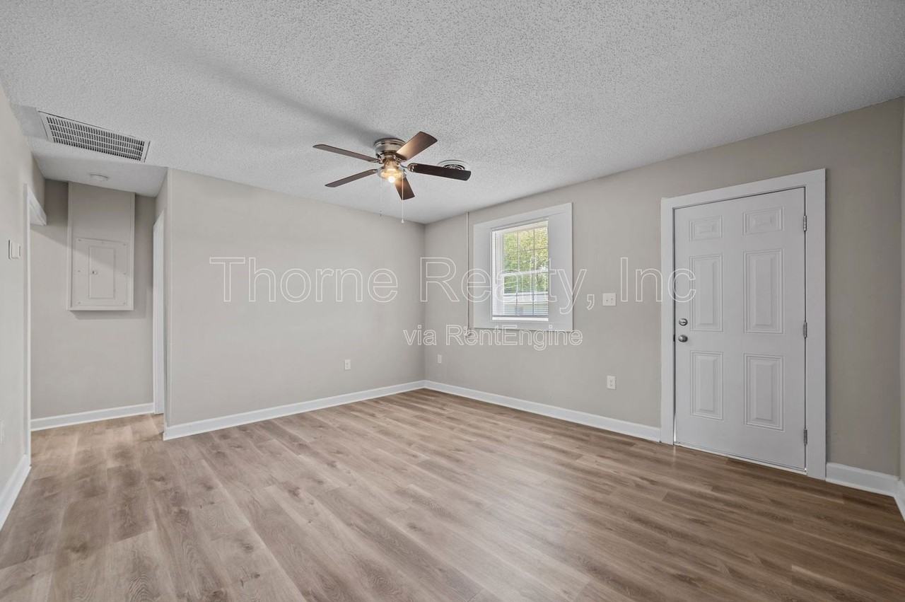 2501 Saint Andrew St #33 - Photo 6 of 20