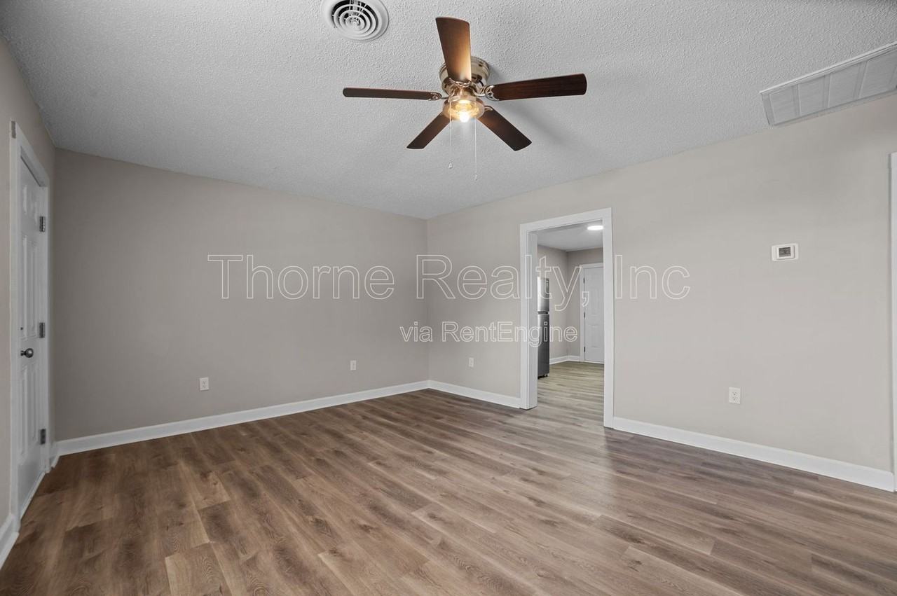 2501 Saint Andrew St #33 - Photo 7 of 20