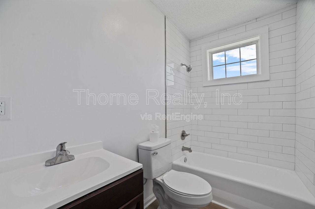 2501 Saint Andrew St #34 - Photo 7 of 17