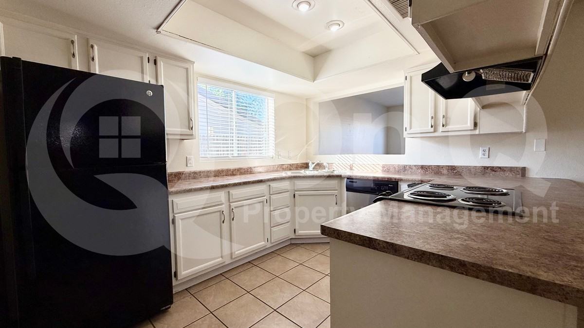 6212 W Tierra Buena Ln - Photo 4 of 22