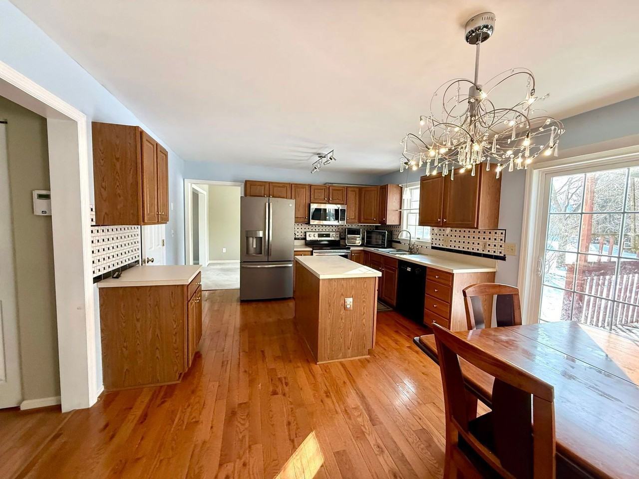 115 Fleetline St - Photo 4 of 25