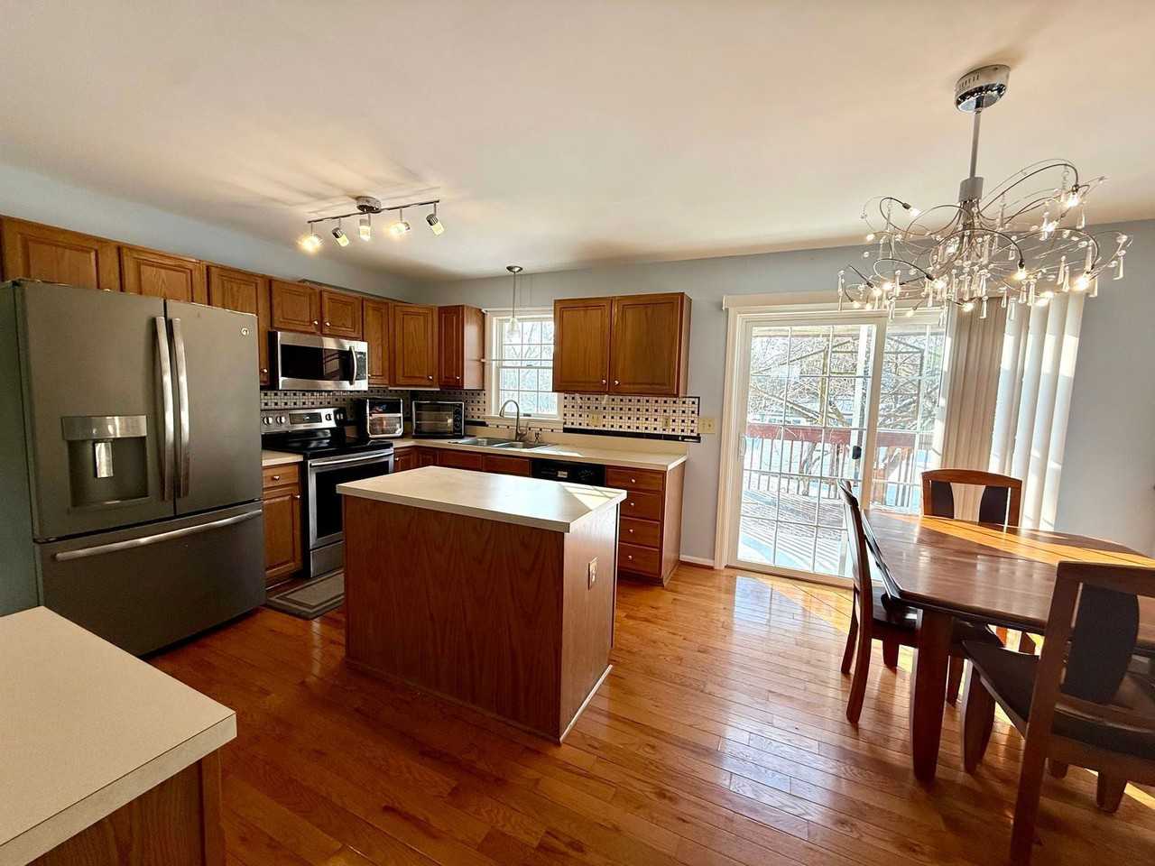 115 Fleetline St - Photo 5 of 25