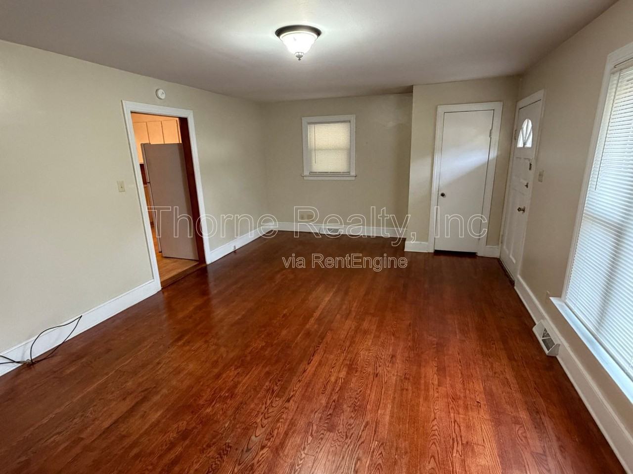 6831 W Mount Dr - Photo 3 of 15