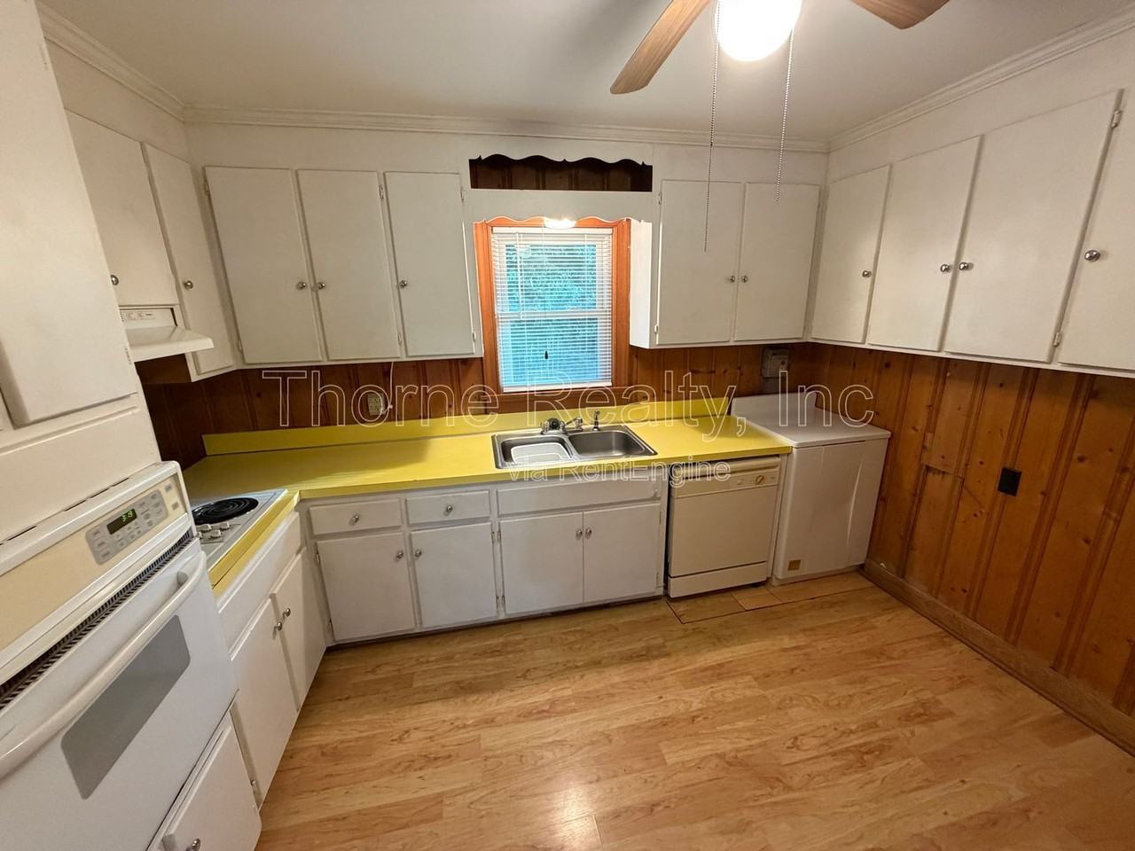 6831 W Mount Dr - Photo 4 of 15