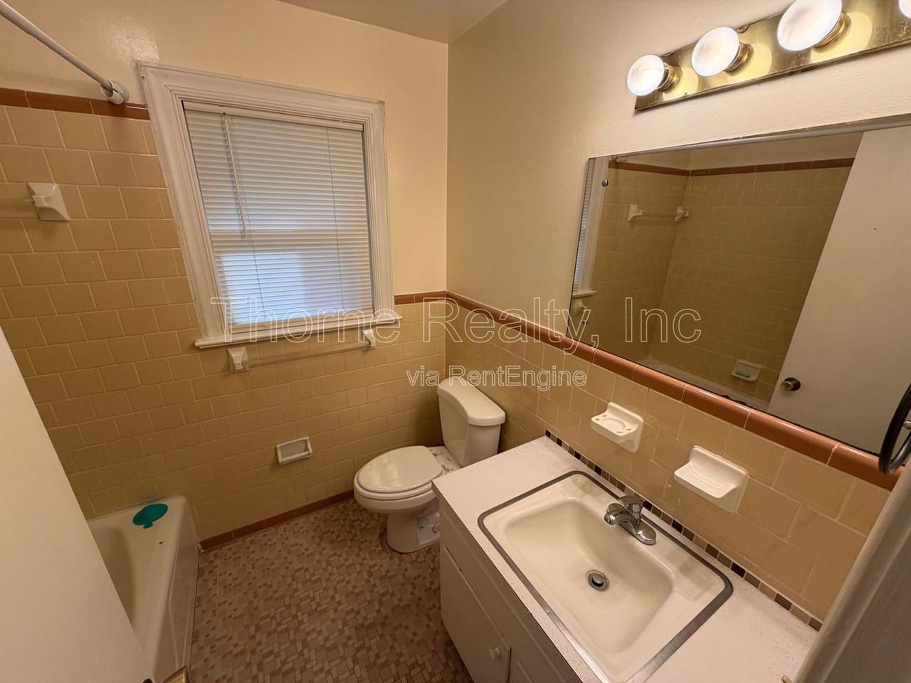 6831 W Mount Dr - Photo 7 of 15