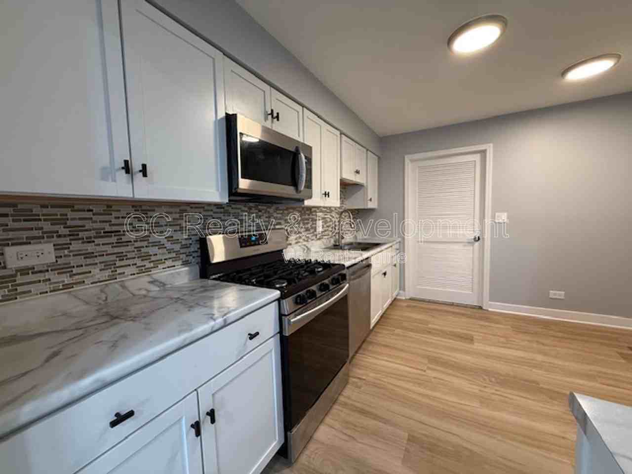 1227 Ranchview Ct - Photo 3 of 19