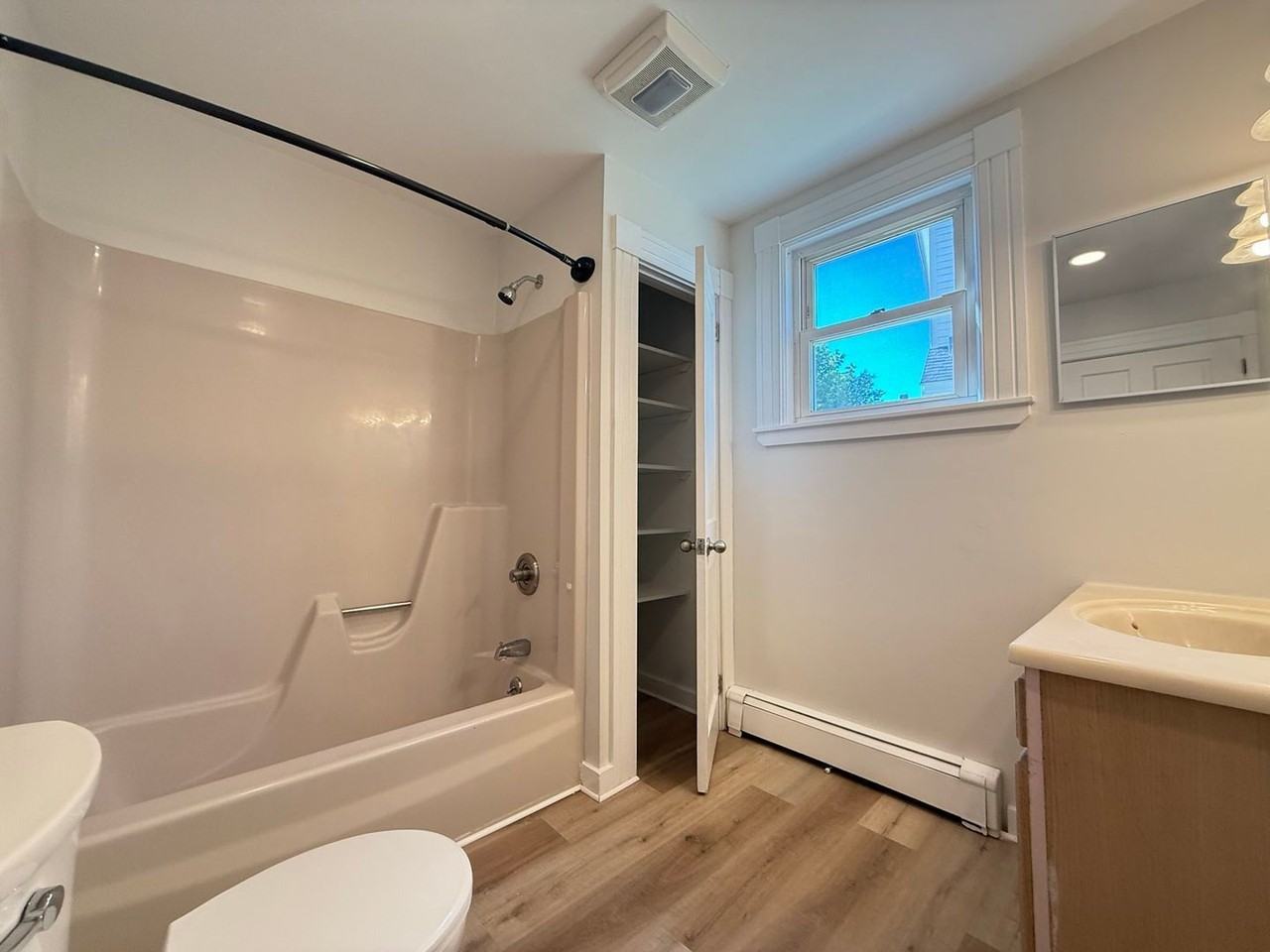 208 Main St #210 - Photo 4 of 27