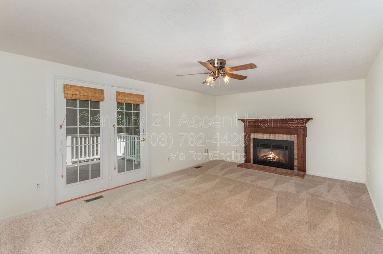 7690 Middle Valley Ct - Photo 2 of 35