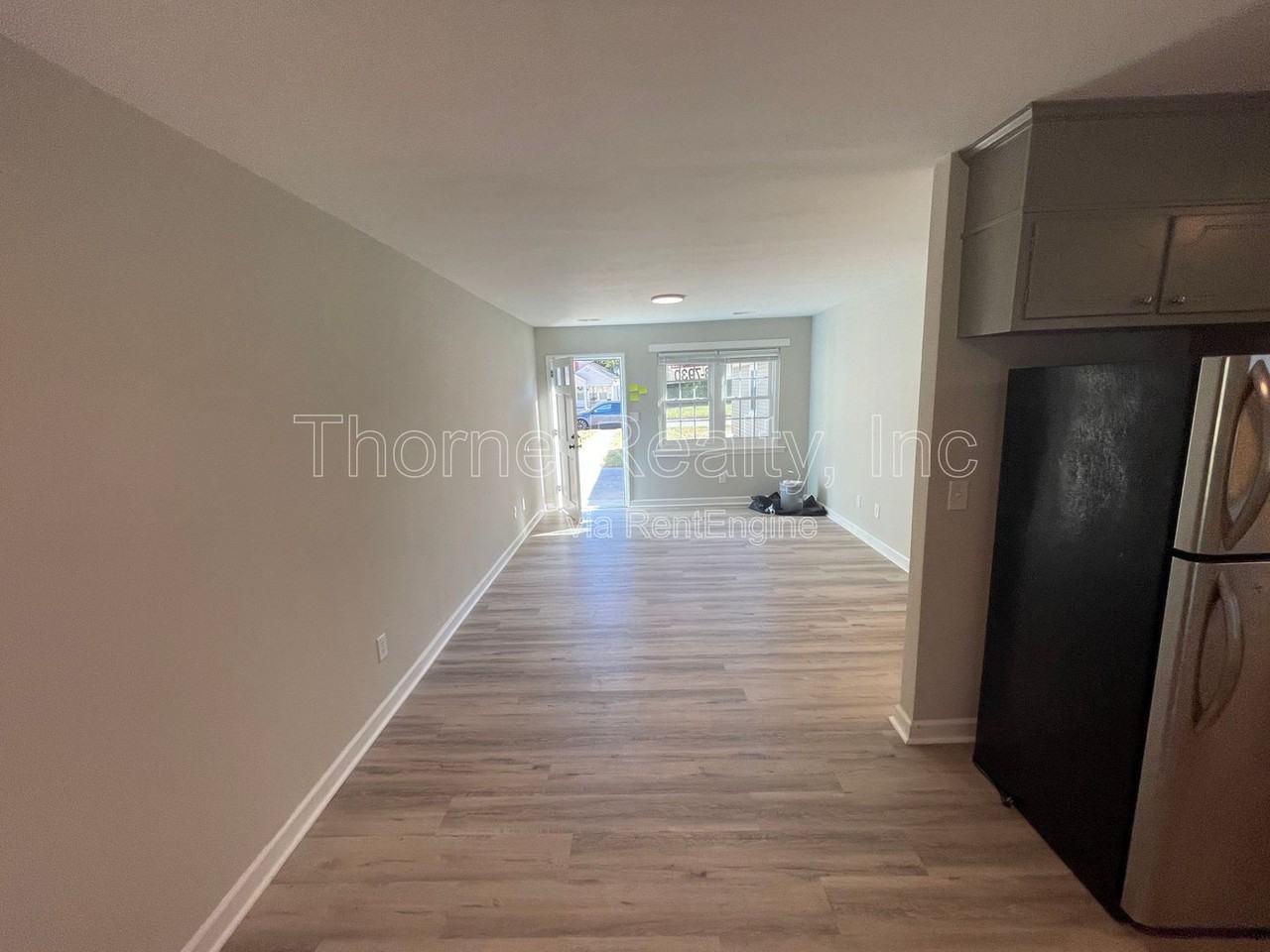 1318 Maple St - Photo 5 of 20